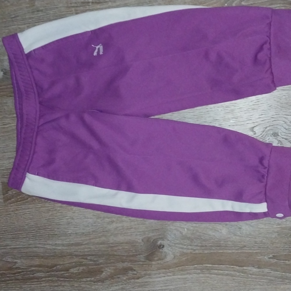 Nwot PUMA snap capri size MEDIUM